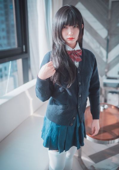 《年轻女教师