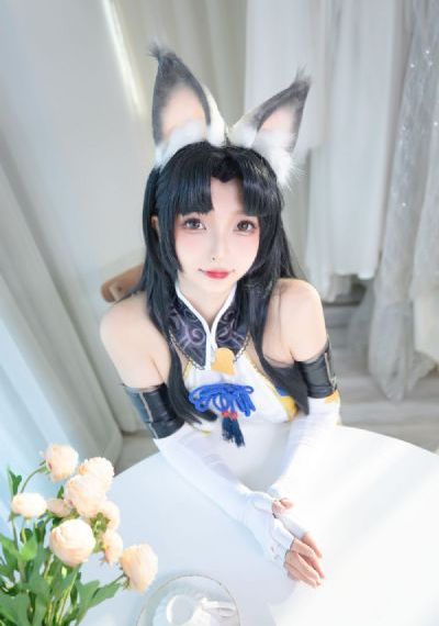 一个女